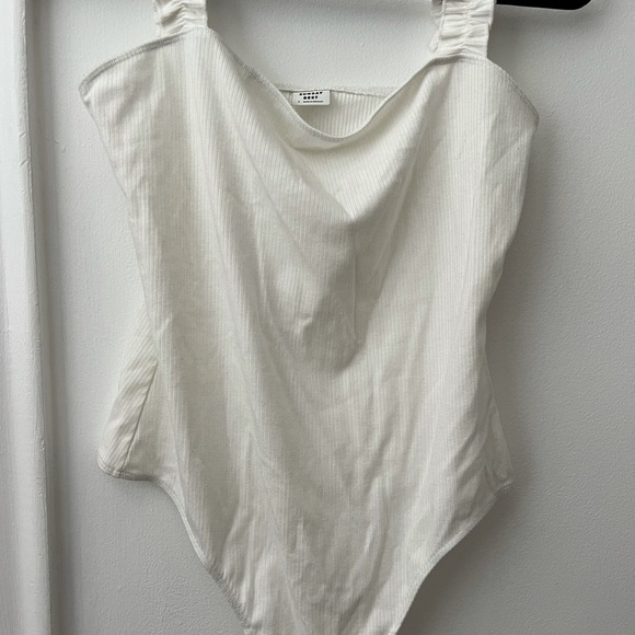 SUNDAY BEST WHITE BODY SUIT - Picture 3 of 4